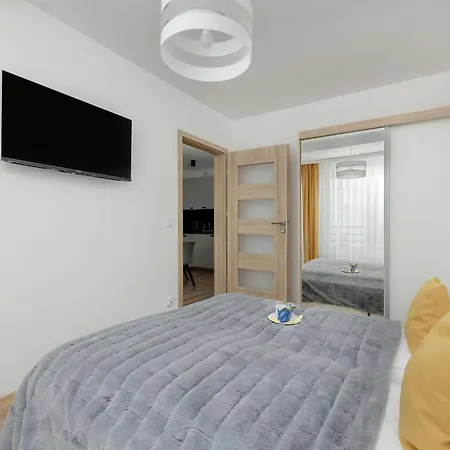 Exclusive&modern Grey With Furnished Balcony In By Renters Apartament *